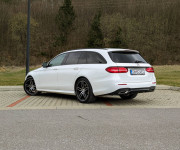 Mercedes-Benz E trieda Kombi 400 4MATIC 3.5 V6 AMG Line, 245kW, A9, 5d.