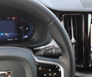 Volvo XC60 2.0 B4 mHEV R-Design A/T