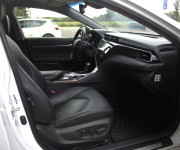 Toyota Camry 2.5 hybrid (ben+hev), 131kw, CVT, Prestige