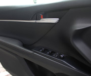 Toyota Camry 2.5 hybrid (ben+hev), 131kw, CVT, Prestige