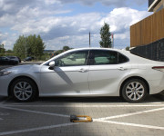 Toyota Camry 2.5 hybrid (ben+hev), 131kw, CVT, Prestige