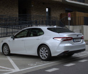 Toyota Camry 2.5 hybrid (ben+hev), 131kw, CVT, Prestige