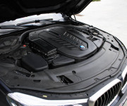 BMW Rad 7 M760Li V12 xDrive AT8 448kw