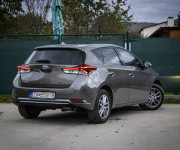 Toyota Auris 1.6 Slovenské, Nelakované, Pre-crash safety, Parkovacia kamera, Lane asist