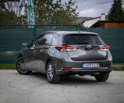 Toyota Auris 1.6 Slovenské, Nelakované, Pre-crash safety, Parkovacia kamera, Lane asist