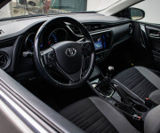 Toyota Auris 1.6 Slovenské, Nelakované, Pre-crash safety, Parkovacia kamera, Lane asist