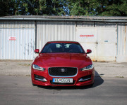 Jaguar XE 2.0 I4D 180k R-Sport AWD AT