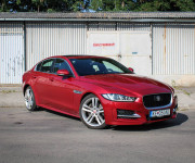 Jaguar XE 2.0 I4D 180k R-Sport AWD AT