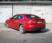 Jaguar XE 2.0 I4D 180k R-Sport AWD AT