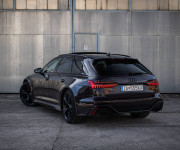 Audi RS6 Avant Nelakovaná, Matrix Laser, Pano, Dynamic Plus Pack, Ceramic, Exclusive