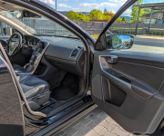 Volvo XC60 D4 2.4L Drive-E Summum Geartronic AWD