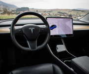 Tesla Model 3 Long Range, Premium Sound, Ťažné, Deep Blue Met, po servise, DPH