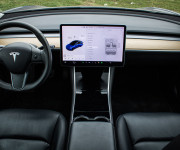 Tesla Model 3 Long Range, Premium Sound, Ťažné, Deep Blue Met, po servise, DPH