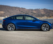 Tesla Model 3 Long Range, Premium Sound, Ťažné, Deep Blue Met, po servise, DPH
