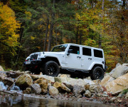 Jeep Wrangler Unlimited 3.6L V6 VVT SAHARA A/T