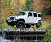 Jeep Wrangler Unlimited 3.6L V6 VVT SAHARA A/T