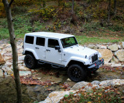 Jeep Wrangler Unlimited 3.6L V6 VVT SAHARA A/T