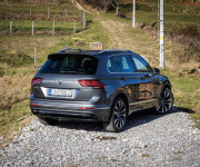 Volkswagen Tiguan R-line 2.0 TDI 140kW DSG 4Motion, Nelakované, Virtual cockpit, Keramika