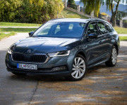 Škoda Octavia Combi 2.0 TDI Style 4x4 DSG, 147kW, Webasto, Ťažné, 1 majiteľ, SK auto