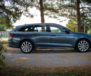 Škoda Octavia Combi 2.0 TDI Style 4x4 DSG, 147kW, Webasto, Ťažné, 1 majiteľ, SK auto