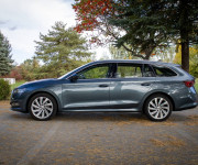 Škoda Octavia Combi 2.0 TDI Style 4x4 DSG, 147kW, Webasto, Ťažné, 1 majiteľ, SK auto