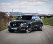 EQC 400 4Matic edícia 1886, burmester, HUD, asistenti, strešné okno, nelakované