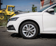 Škoda Octavia Combi 2.0 TDI DSG Style, Matrix LED, HUD, ťažné, KESSY, nelakované, DPH