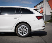 Škoda Octavia Combi 2.0 TDI DSG Style, Matrix LED, HUD, ťažné, KESSY, nelakované, DPH