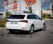 Škoda Octavia Combi 2.0 TDI DSG Style, Matrix LED, HUD, ťažné, KESSY, nelakované, DPH