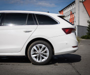 Škoda Octavia Combi 2.0 TDI DSG Style, Matrix LED, HUD, ťažné, KESSY, nelakované, DPH