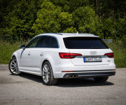 Audi A4 Avant 3.0 TDI V6 Quattro 3x Sline, Virtual cockpit, el. ťažné
