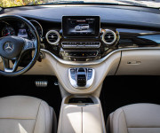 Mercedes-Benz V trieda V250d 4matic AMG, webasto, distronic, chladnička, odvetrávanie, ťažné, 3