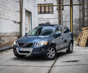 Volvo XC60 D5 AWD Summun, Webasto, Pano, Asistenti, Dynaudio, 2x Alu, Ťažné