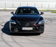 Lexus LS 500h F Sport