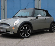 Mini Cooper Cabrio Sidewalk