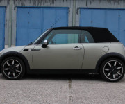 Mini Cooper Cabrio Sidewalk