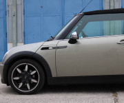 Mini Cooper Cabrio Sidewalk