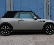 Mini Cooper Cabrio Sidewalk