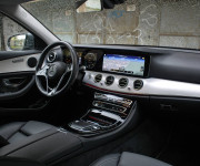 Mercedes-Benz E trieda Sedan 200 d A/T