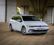 Volkswagen Golf Variant 1.5 TSI Life, Slovenské, Mŕtvy uhol, Lane assist, Adaptívny tempomat, k