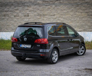 Volkswagen Sharan 2.0 TDI CR DSG, Bixenón, Navi, Ťažné, nelakované, vymenené rozvody