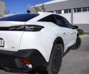 Peugeot 408 1.2 PureTech 130 GT EAT8