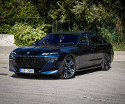 BMW Rad 7 740d xDrive M Sport PRO v záruke, Webasto, Bowers &amp; Wilkins, natáčanie nápravy
