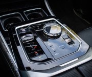 BMW Rad 7 740d xDrive M Sport PRO v záruke, Webasto, Bowers &amp; Wilkins, natáčanie nápravy