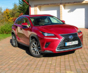 Lexus NX 300 Hybrid 2.5 114 kw 4x4