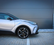 Toyota C-HR Hybrid GR Sport e‑CVT SR vozidlo