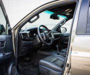 Toyota Hilux DC 2.8 I D-4D Invincible 1. majiteľ v záruke, nelakované, ochrana podvozku