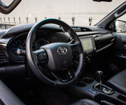 Toyota Hilux DC 2.8 I D-4D Invincible 1. majiteľ v záruke, nelakované, ochrana podvozku
