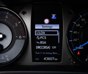 Toyota Hilux DC 2.8 I D-4D Invincible 1. majiteľ v záruke, nelakované, ochrana podvozku