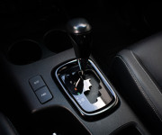 Toyota Hilux DC 2.8 I D-4D Invincible 1. majiteľ v záruke, nelakované, ochrana podvozku